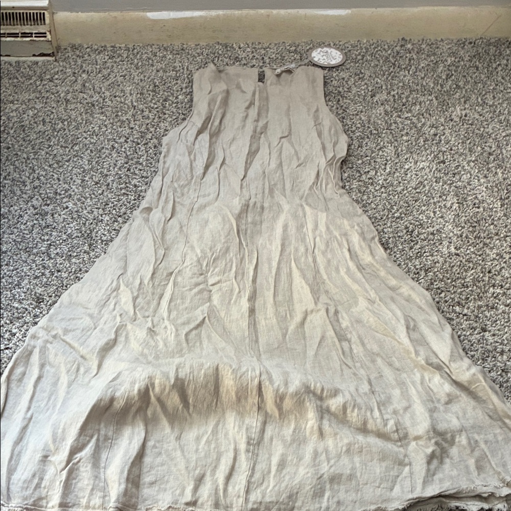Chic Beige Sleeveless Maxi Dress